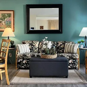 https://makai-in-the-sky-suite-beautiful-ocean-view.hotelsinhawaii.org